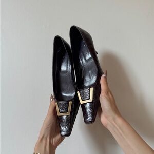 Vintage leather pumps